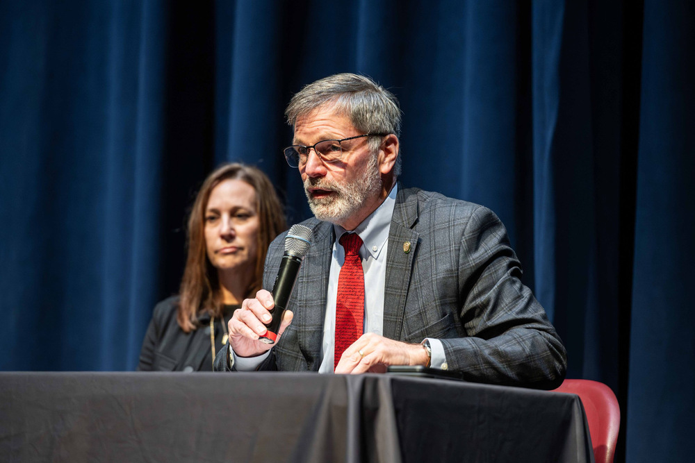 Gov. Gordon Hosts Town Hall For Mental Health - Green River Star